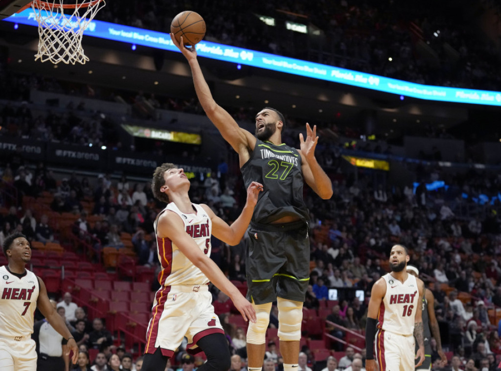 Pobeda košarkaša Majamija protiv Minesote, Nikola Jović postigao devet poena