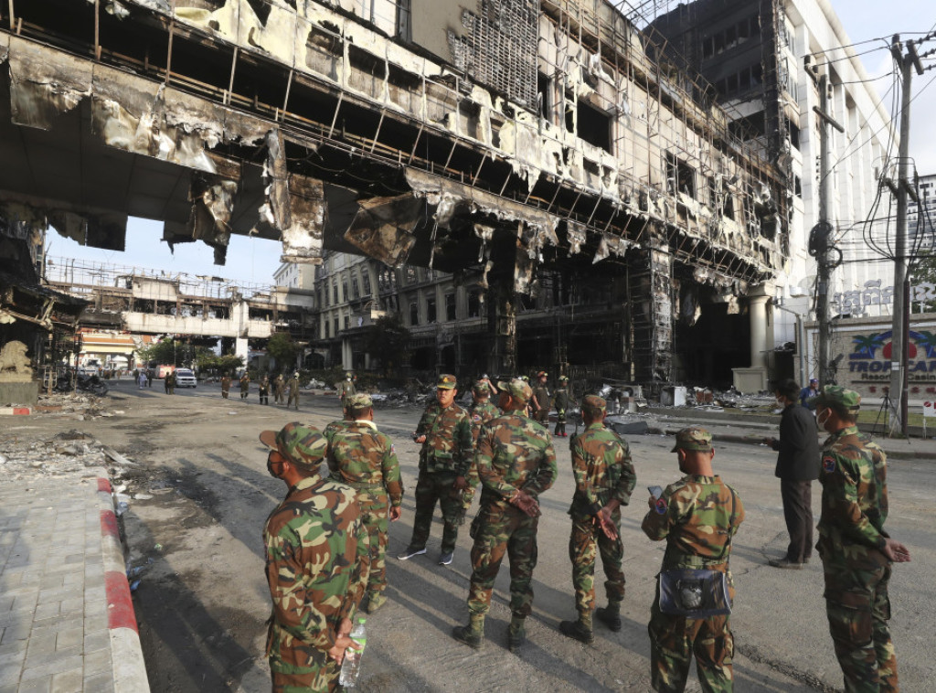 Kambodža: Izvučeno osam tela iz izgorelog hotela, broj mrtvih porastao na 27, potraga za 20 nestalih