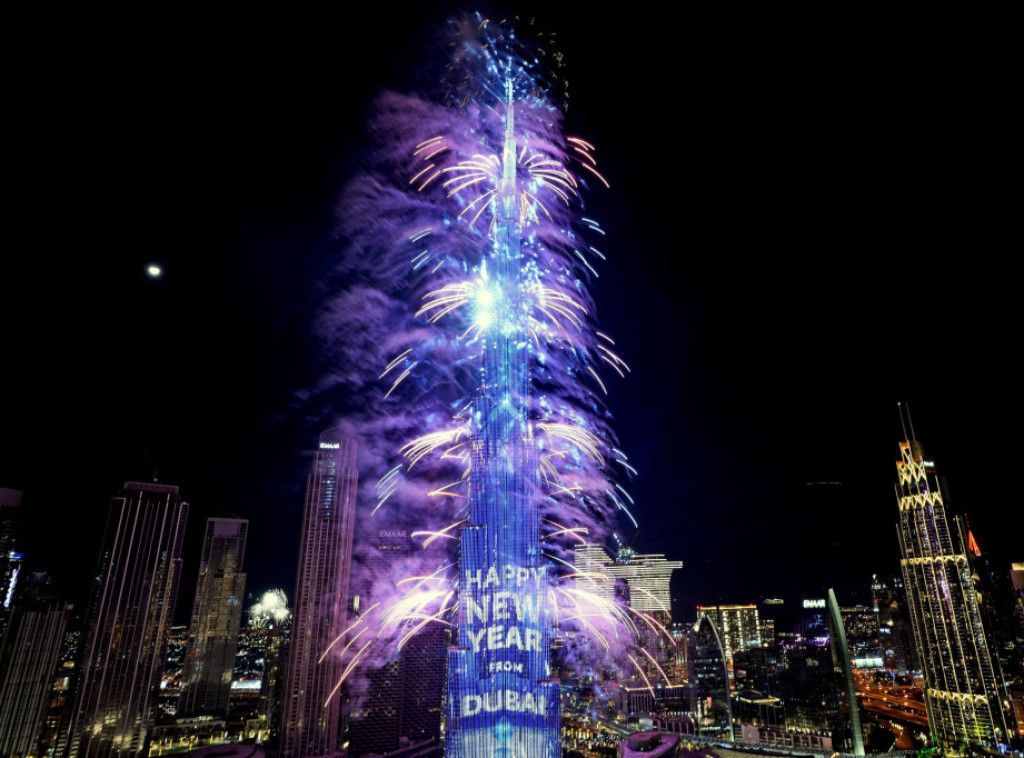 Dubaji: Spektakularni vatromet na Burdž kalifi za Novu godinu
