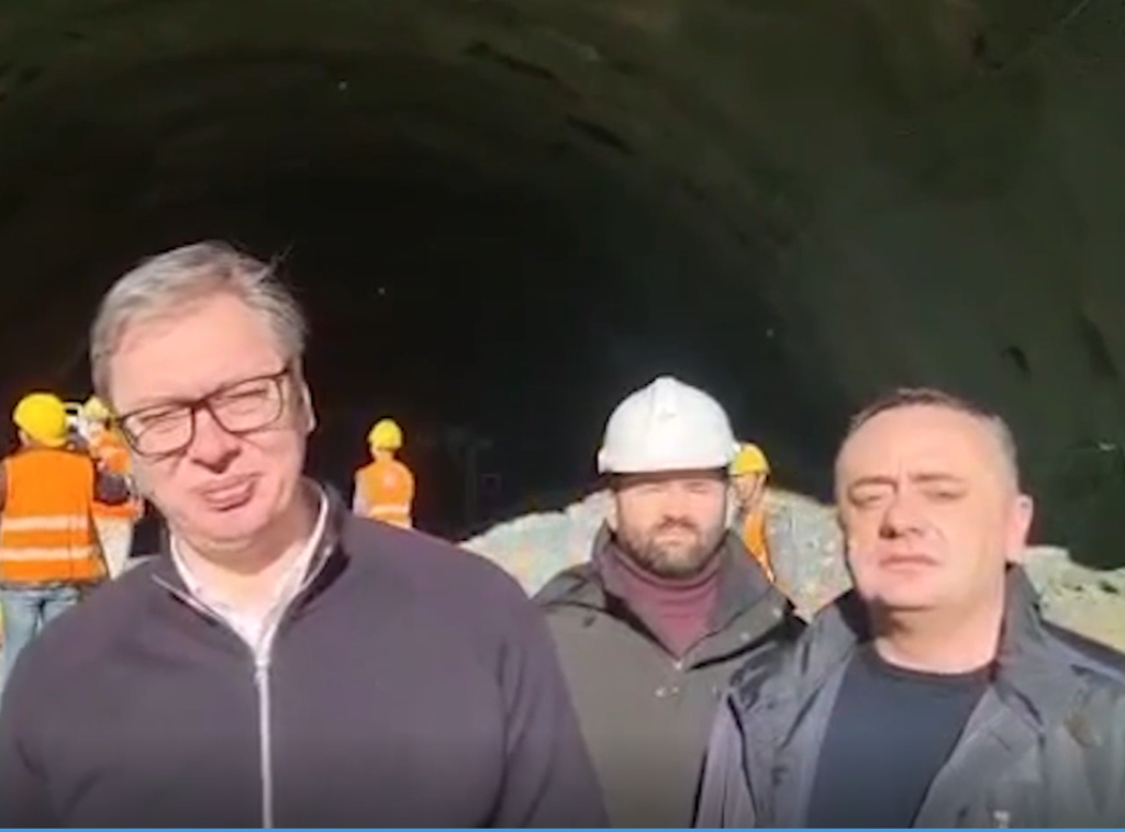 Vucic visits Fruska Gora Corridor construction site
