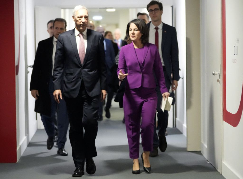 Analena Berbok: Putin želi da uništi suseda, važno nastaviti isporuku oružja Ukrajini