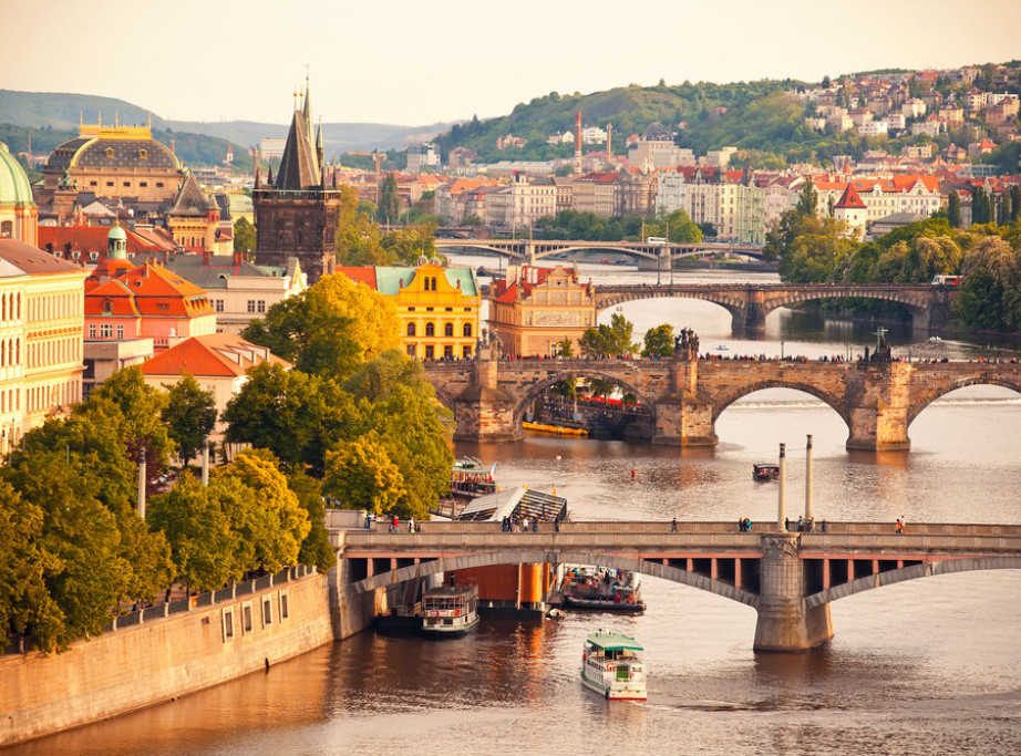 Češka će za odbranu od 2024. izdvajati najmanje dva odsto BDP