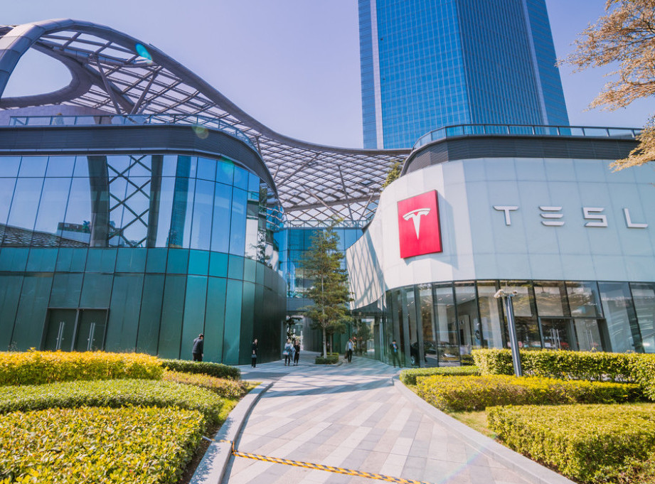 Tesla otvorila radove na fabrici u Šangaju za proizvodnju veoma velikih baterija