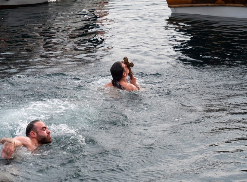Plivanje za Časni krst u Podgorici na sastavcima reka Ribnice i Morače