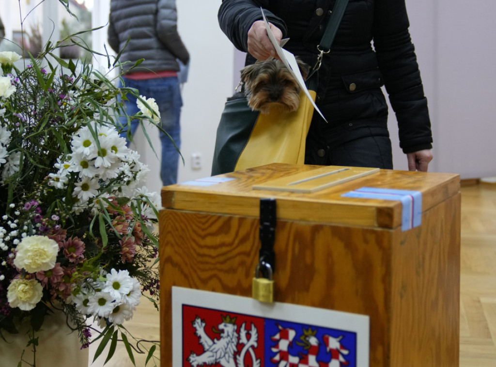 Česi i danas glasaju za predsednika, birališta se zatvaraju u 14 časova