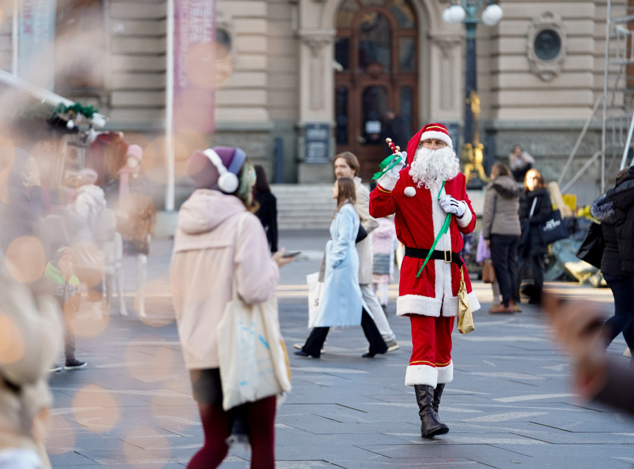 Čačak: Samo u gradu na Moravi za Novu godinu i Deda Mraz dobija poklon