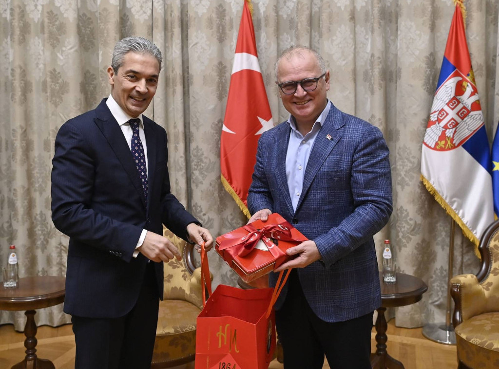 Vesić razgovarao sa ambasadorom Turske o saradnji i turskim investicijama