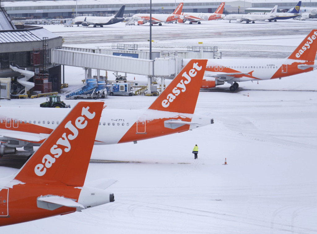 Aerodrom u Mančesteru zatvoren zbog obilnih snežnih padavina