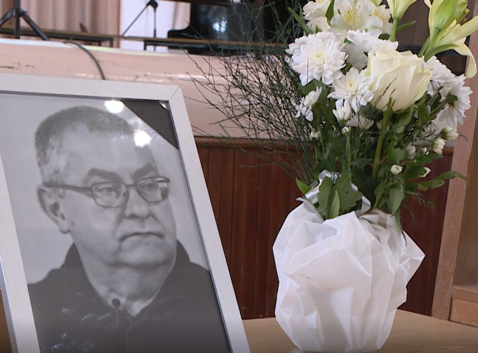 U Šestoj beogradskoj gimnaziji održana komemoracija profesoru Jovanu Kneževiću