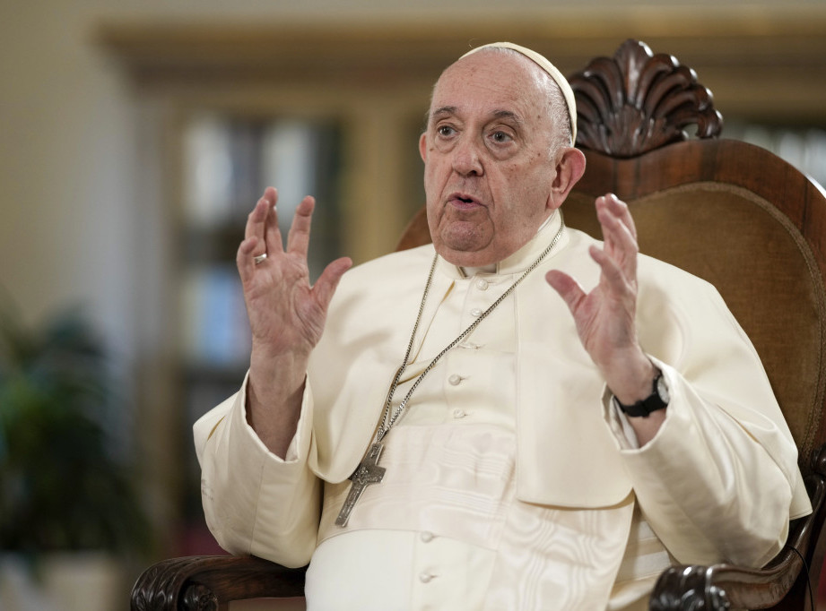 Papa Franja: Homoseksualnost nije kriminal