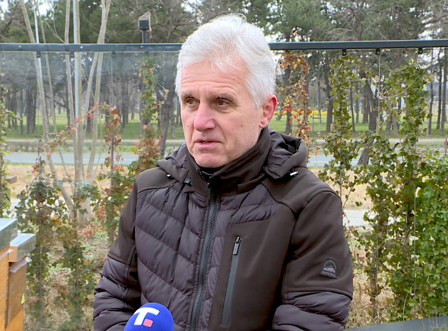 Stanko Rajić za Tanjug: Viša temperatura ne prija pčelama, u ovo doba godine treba da miruju