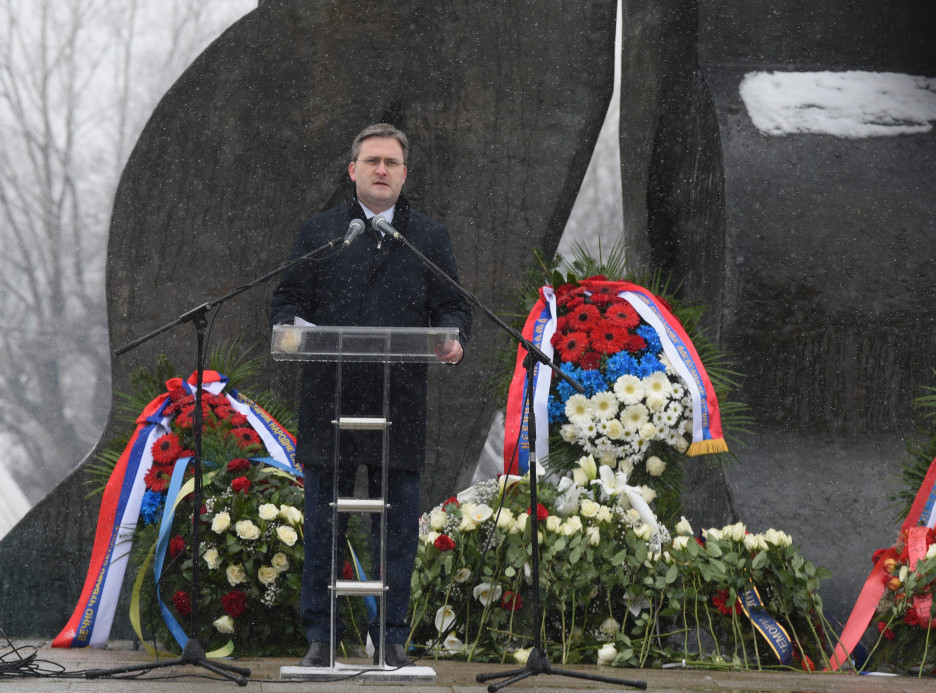 Selaković na obeležavanju Dana sećanja na žrtve Holokausta: Zaborav i ćutanje nikada neće biti naše opredeljenje