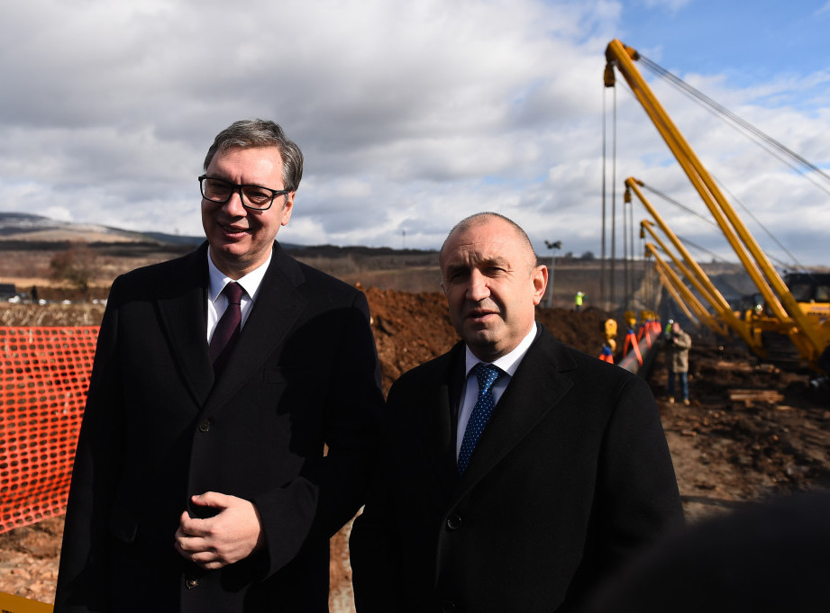 Vucic: I hope gas will start flowing by end of year