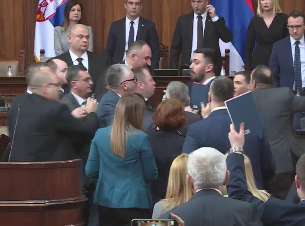 Scuffle in parliament as opposition MPs interrupt Vucic's address
