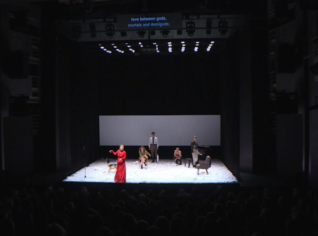 Premijera predstave "Vatre" u režiji Karme Portačeli održana večeras u JDP-u