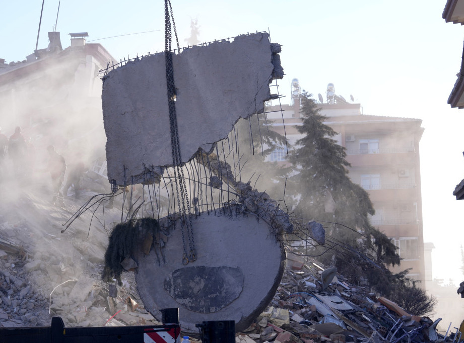 Novorođenče i majka spaseni iz ruševina u Turskoj