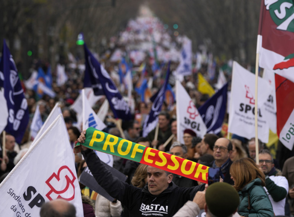 Desetine hiljada portugalskih nastavnika izašlo na ulice Lisabona, traže povećanje plata