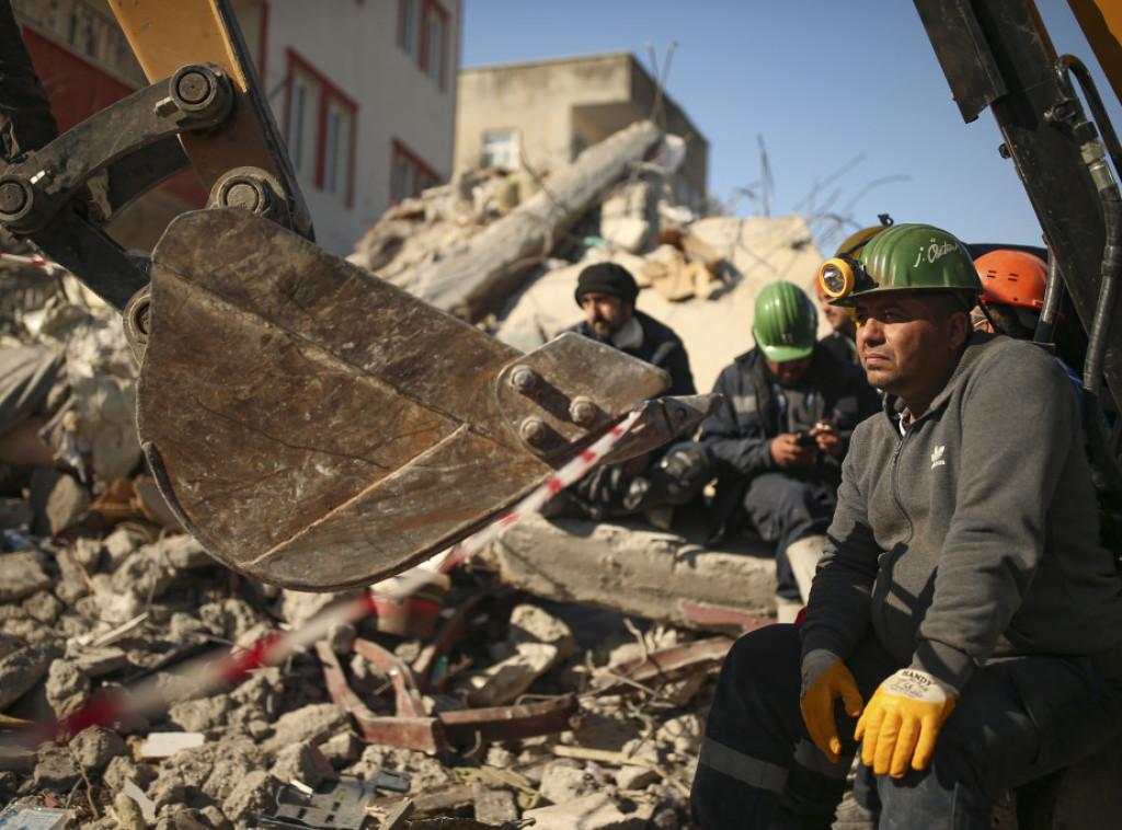U zemljotresu koji je pogodio Tursku i Siriju stradalo više od 28.000 ljudi