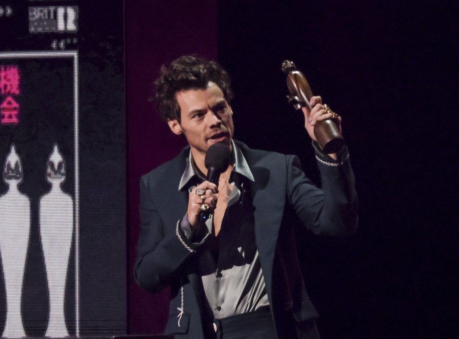 Pevač Hari Stajls osvojio priznanje za album godine na dodeli nagrada Brit u Londonu
