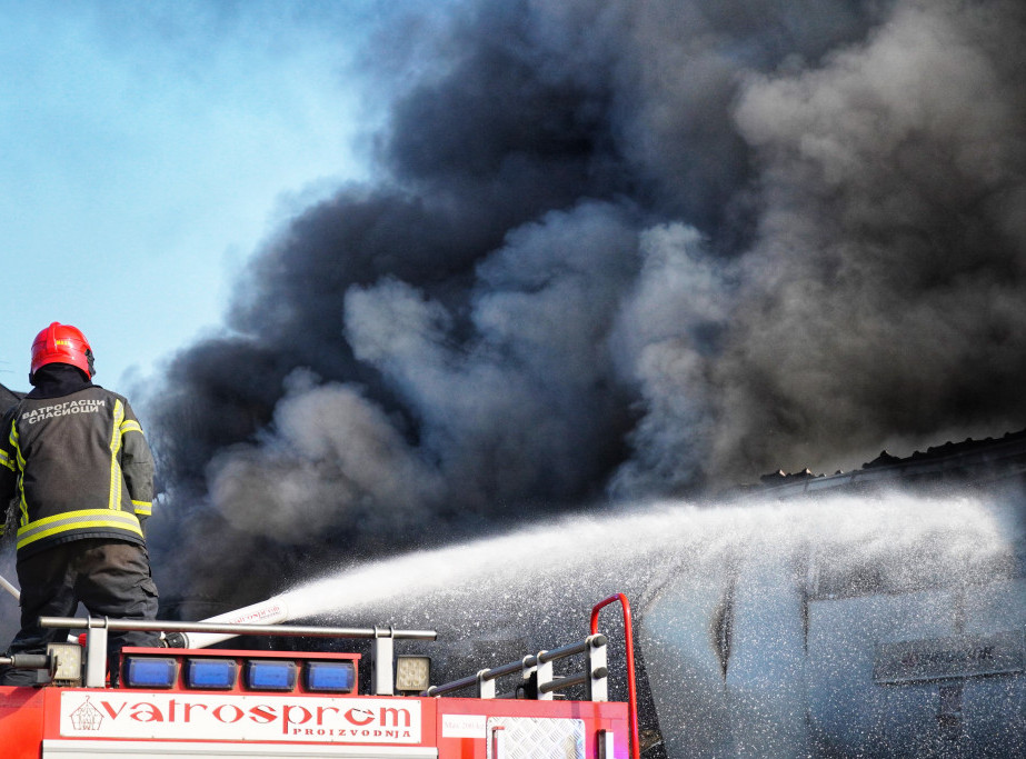 Beograd: Žena stradala u požaru na Karaburmi