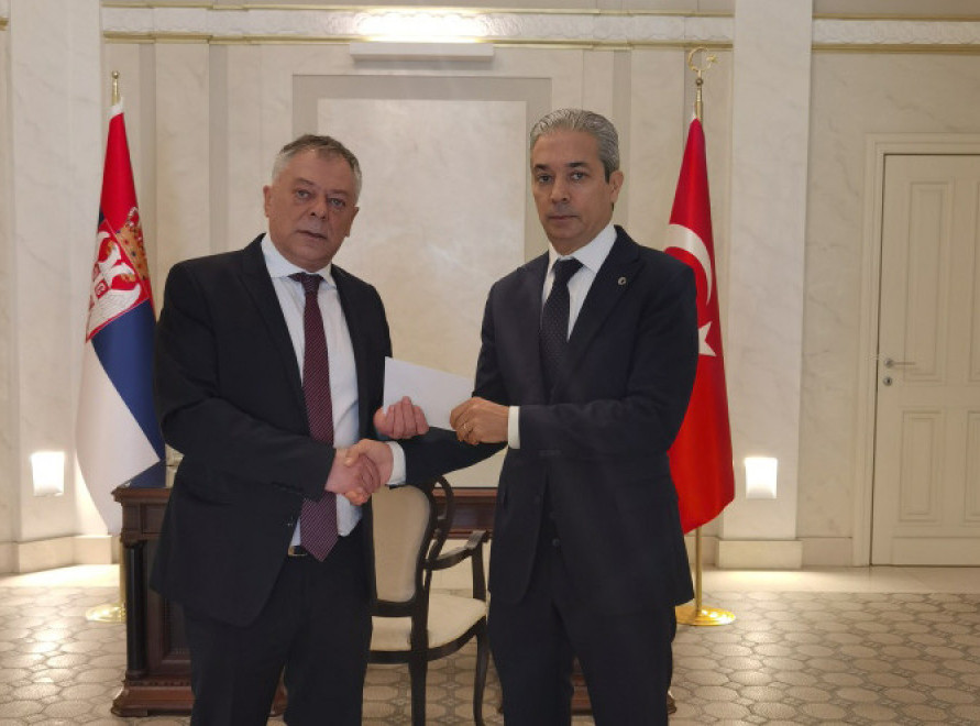 Ministar Tončev uručio donacije za pomoć Turskoj i Siriji