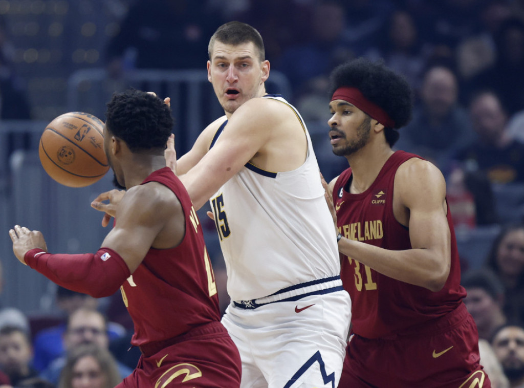 Barkli: Čast i privilegija je gledati Jokića svako veče