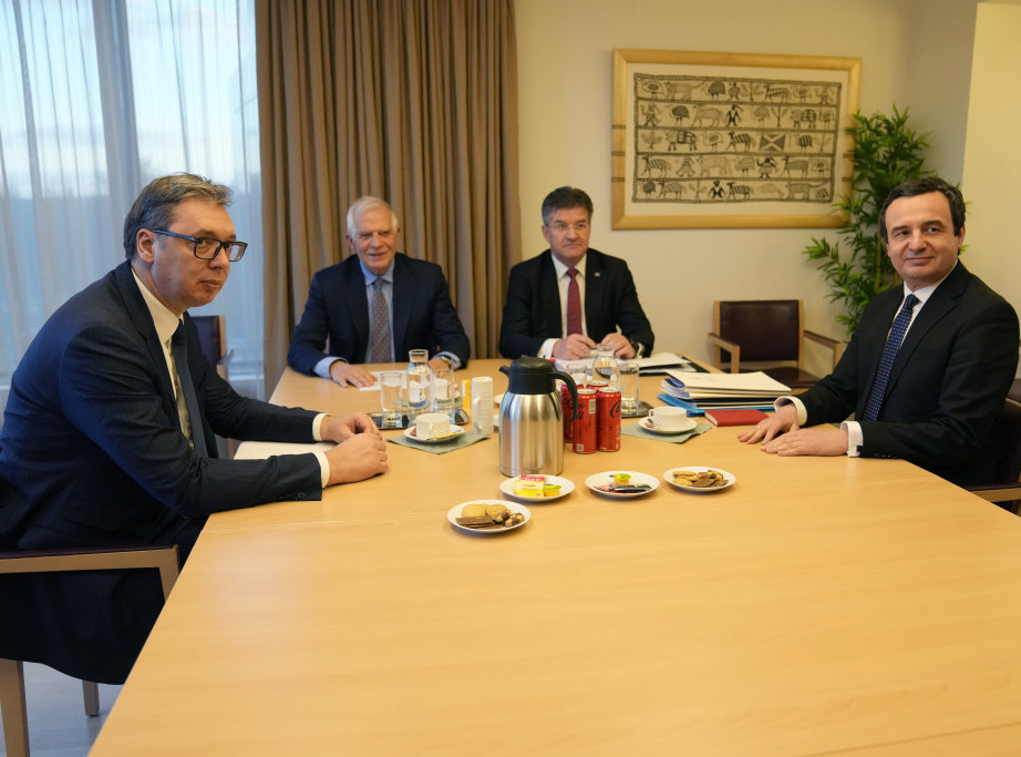Vucic's trilateral meeting with Borrell, Lajcak and Kurti begins