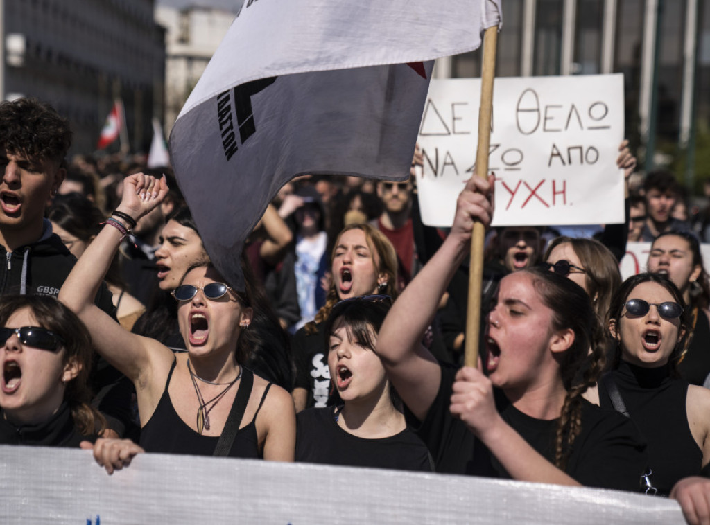Studenti u Atini održavaju veliki protest zbog železničke nesreće