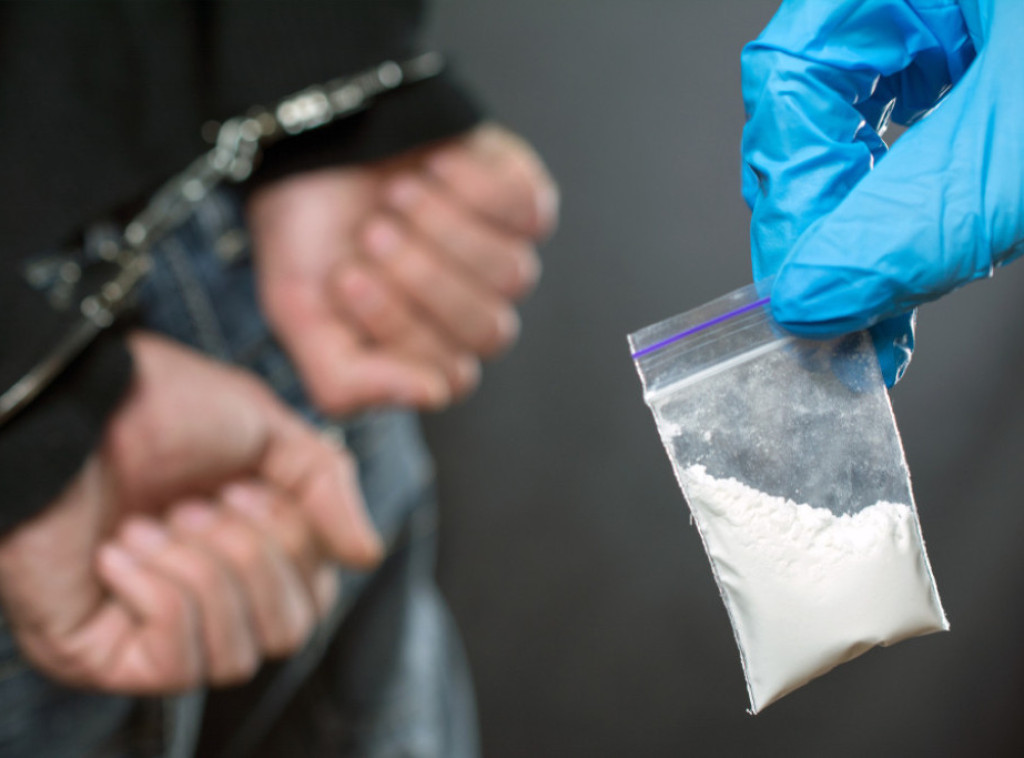 Ruma: Tinejdžer uhapšen zbog neovlašćene proizvodnje i prodaje opojnih droga