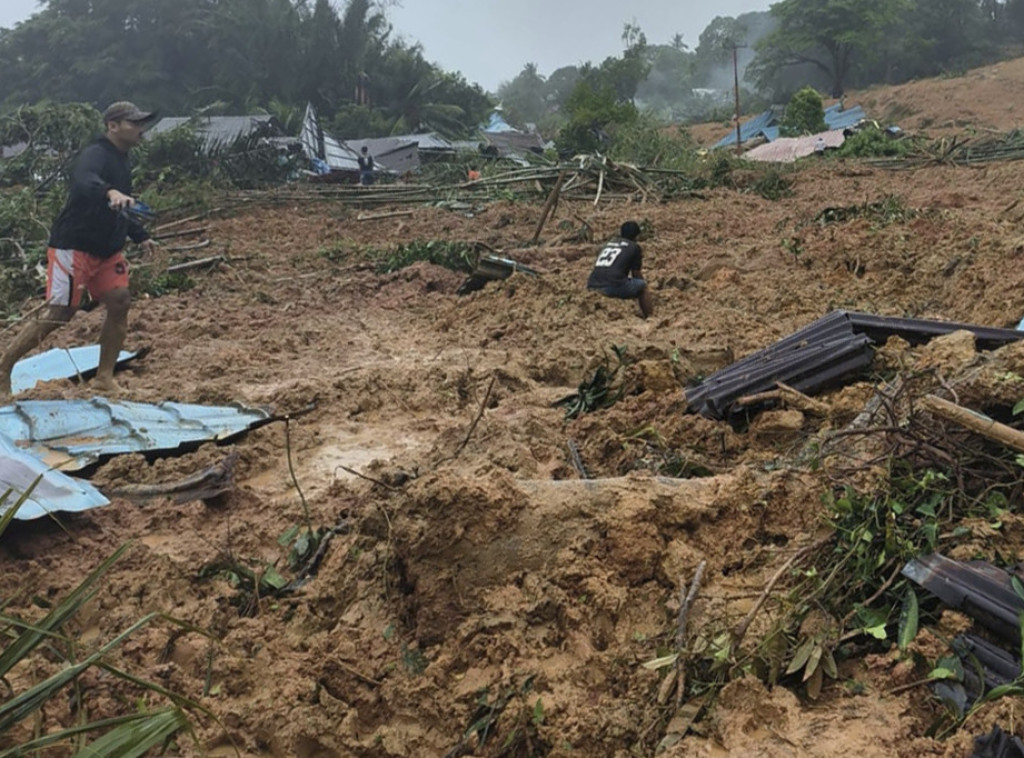 Indonezija: Najmanje 11 ljudi stradalo, a 50 nestalo u klizištima