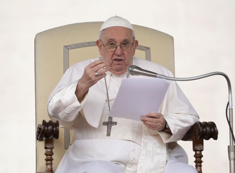Papa Franja: Jednakost ženama za miroljubiviji svet