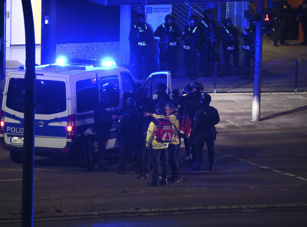 Hamburg: Osam mrtvih u pucnjavi u centru Jehovinih svedoka