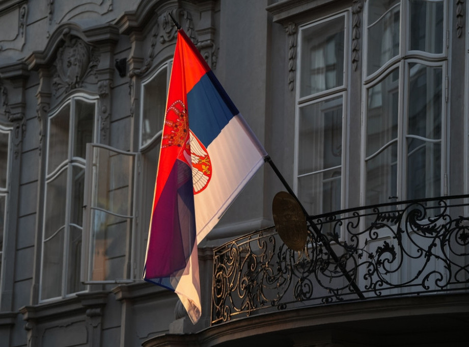 Vlada Srbije: Slobodno korišćenje Državne i Narodne zastave, uz poštovanje pravila