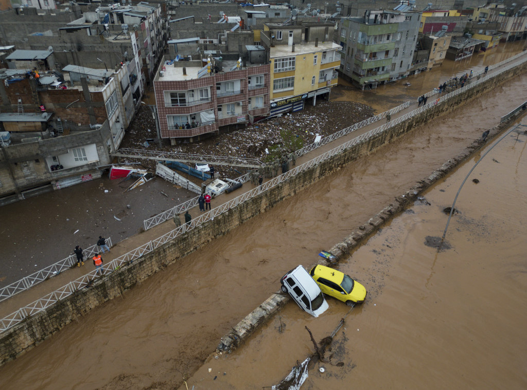 Turska: Poplave u provincijama pogođenim zemljotresom, poginulo 14 ljudi