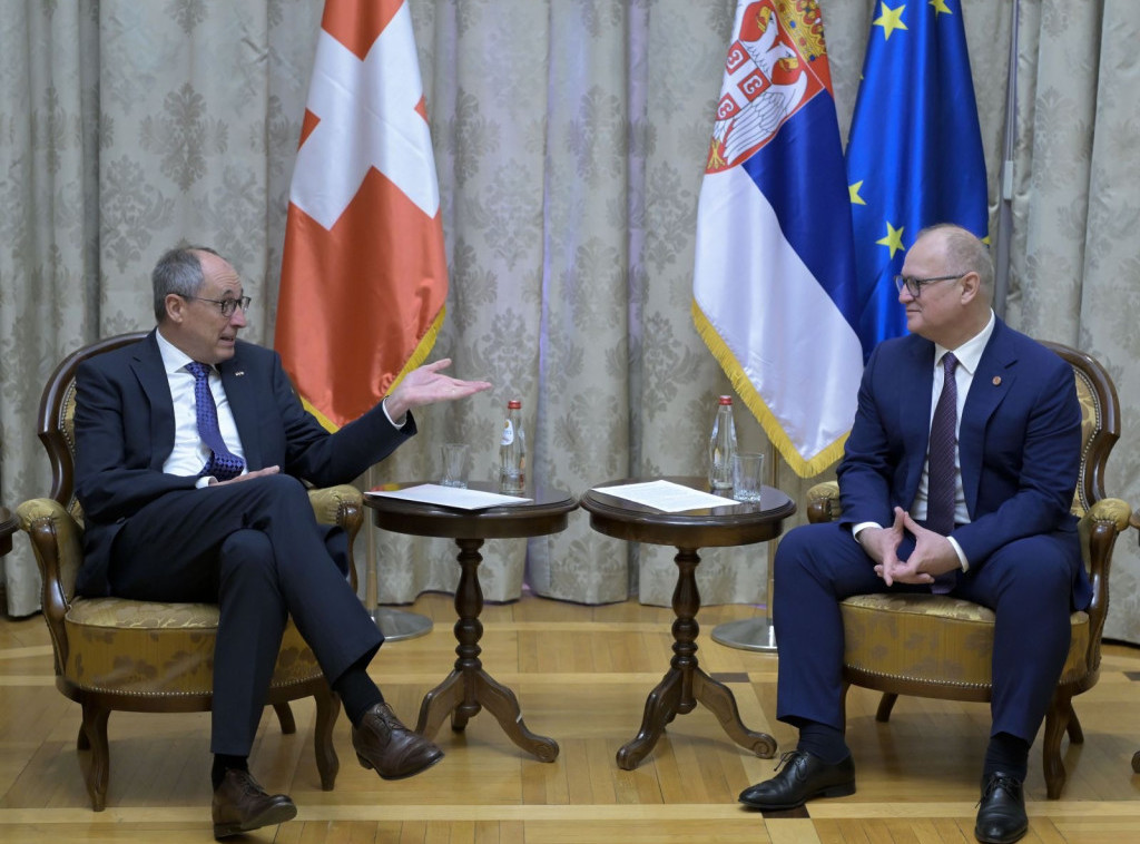 Vesić i Šmid razgovarali o jačanju ekonomske saradnje Srbije i Švajcarske