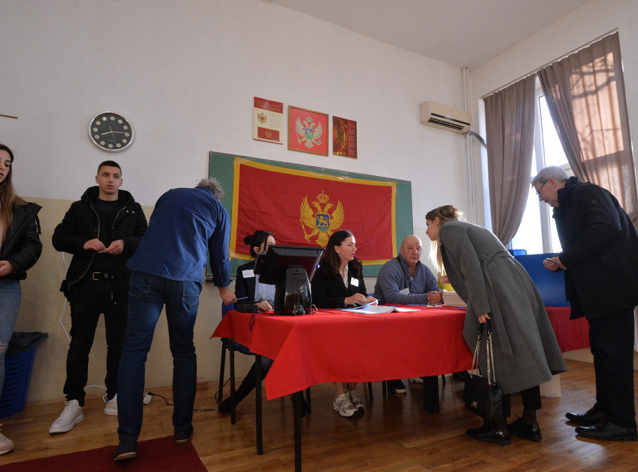 CeMI i CDT registrovali niz nepravilnosti na biračkim mestima širom Crne Gore