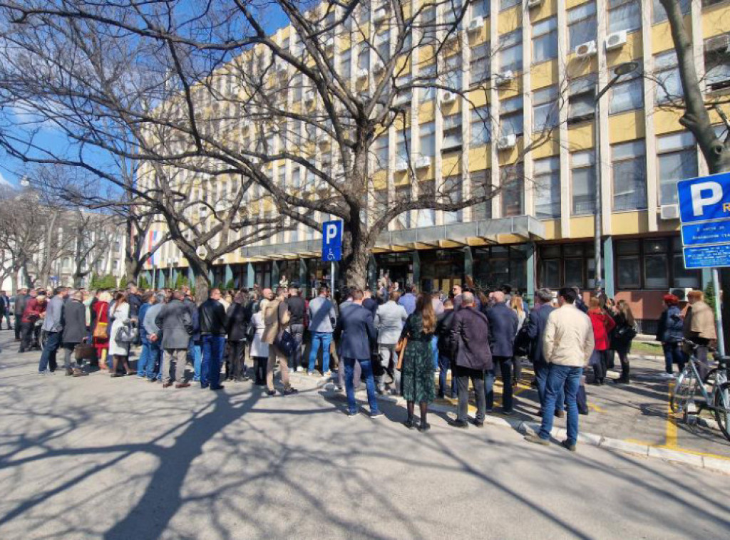 AKV organizovala protest zbog nerešenih slučajeva napada na advokate u Vojvodini