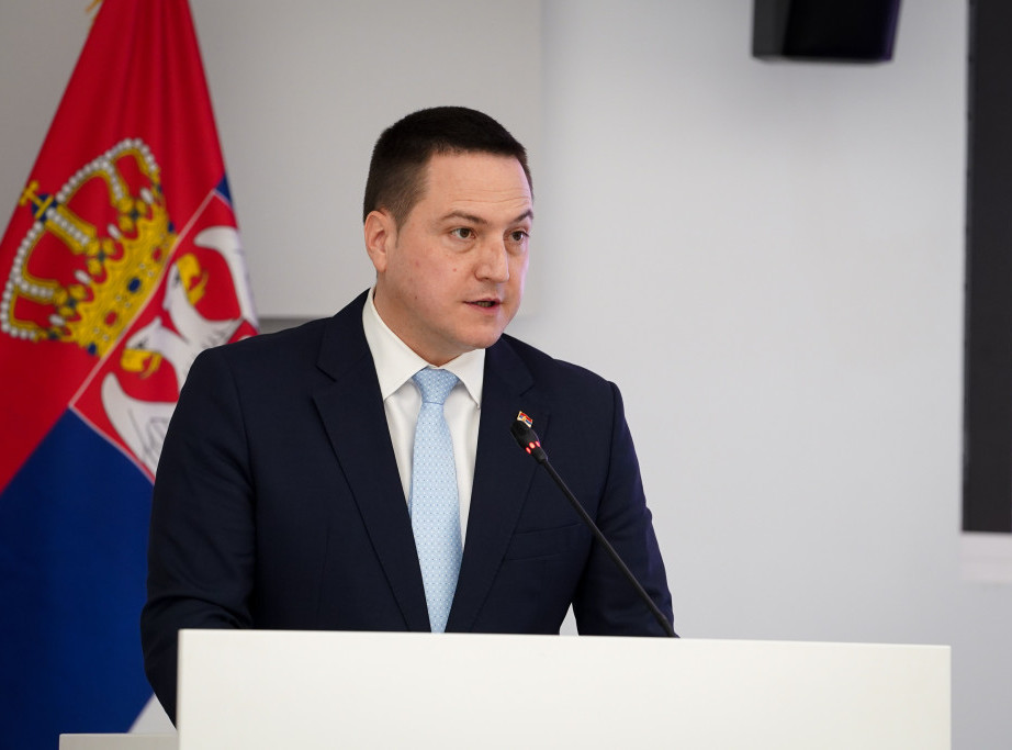 Ministri Ružić i Memić razgovarali sa studentima