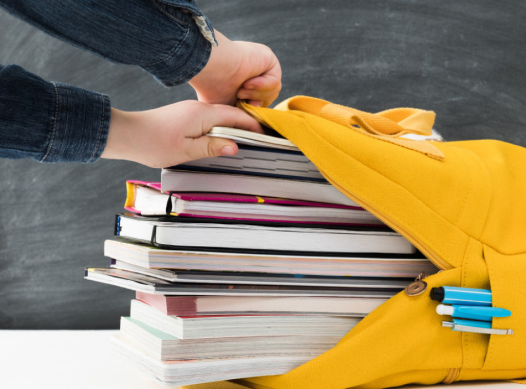 Vlada donela Odluku od finansiranju nabavke udžbenika u školskoj 2024/2025.