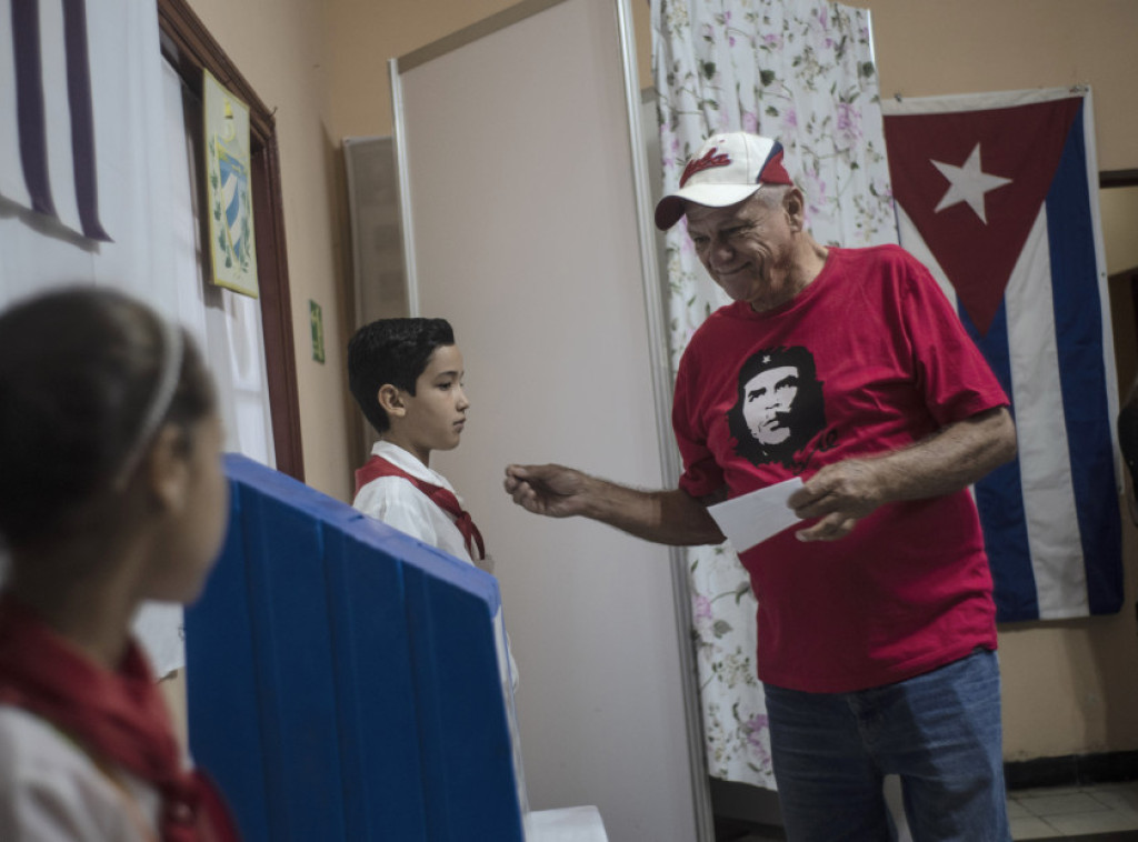 Kuba: Velika izlaznost na parlamentarnim izborima, glasalo više od 70 odsto upisanih birača