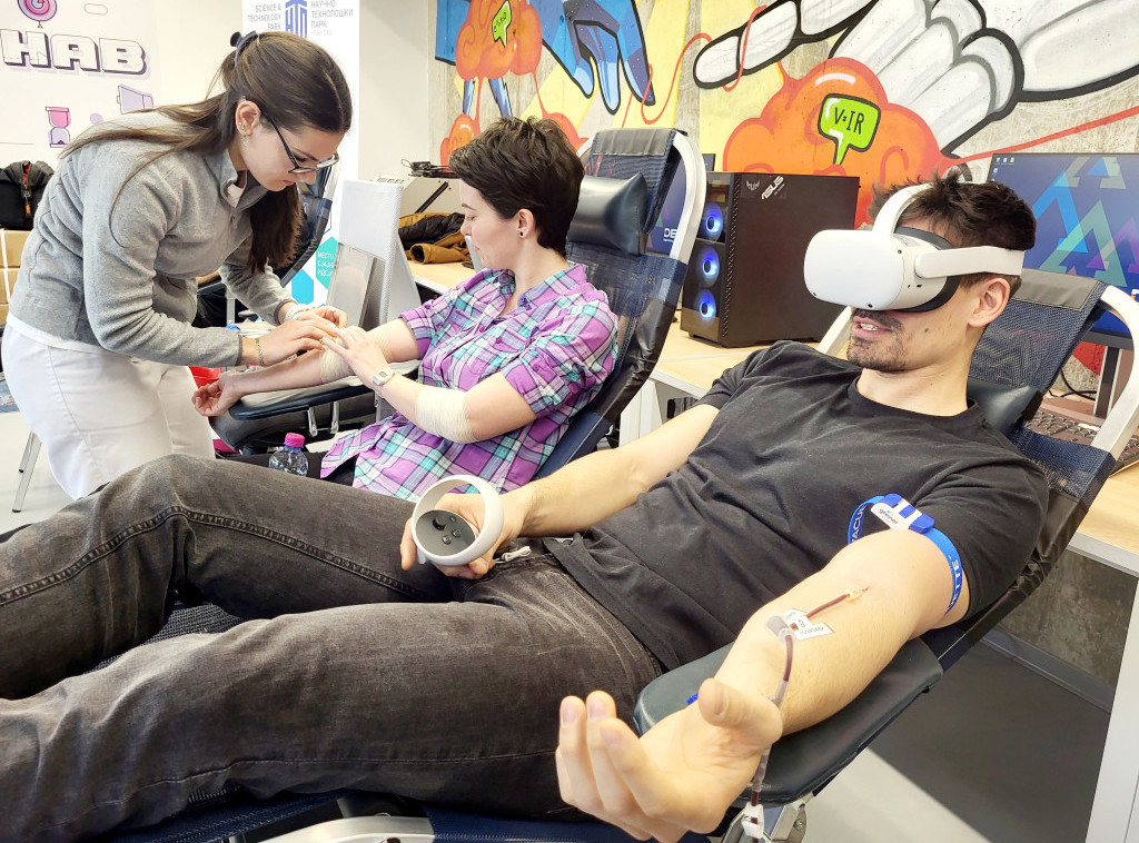 U Novom Sadu organizovano dobrovoljno davanje krvi uz VR naočare i virtualnu realnost