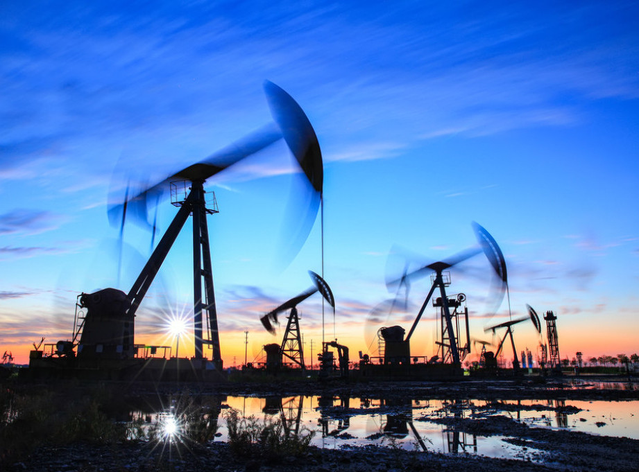 Rusija: Prosečna cena nafte Ural za osam meseci iznosila 56,58 dolara za barel