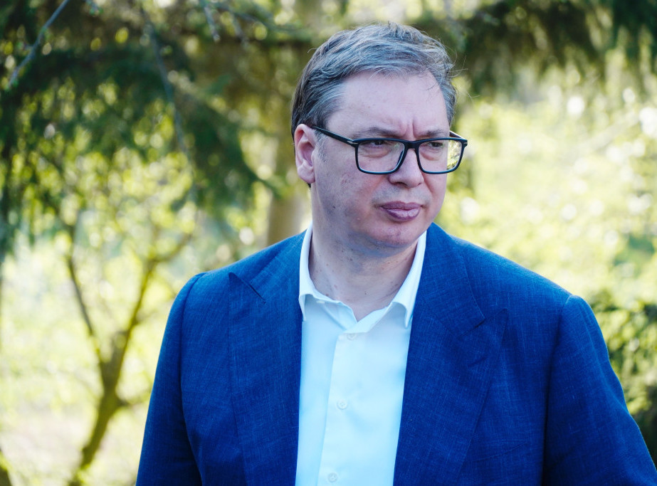 Vučić: Obnovićemo sve tri škole u Raškoj, bolji put do manastira Pavlica...