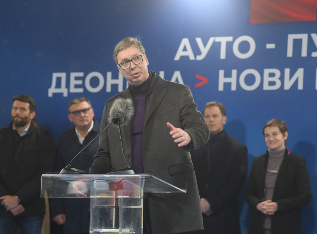 Vučić: Pokrećemo nove velike investicije u puteve, od EIB 300 do 500 miliona evra