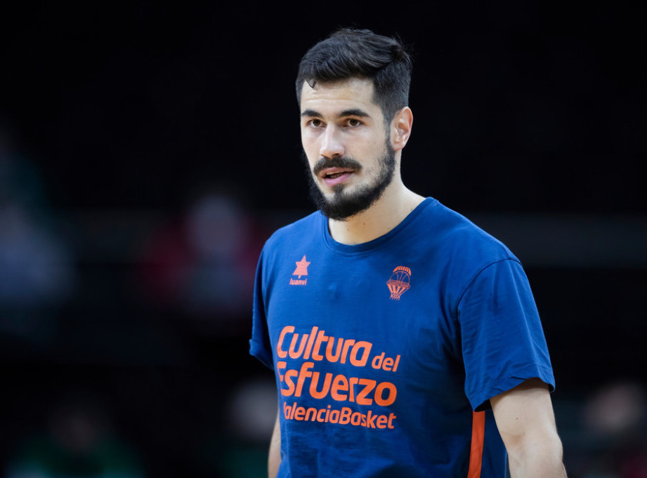 Košarkaš Barselone Nikola Kalinić povredio stopalo leve noge