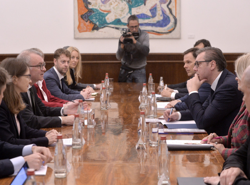 Vučić: Delegacija MMF ocenila da dobro radimo, pohvalila nivo stranih investicija