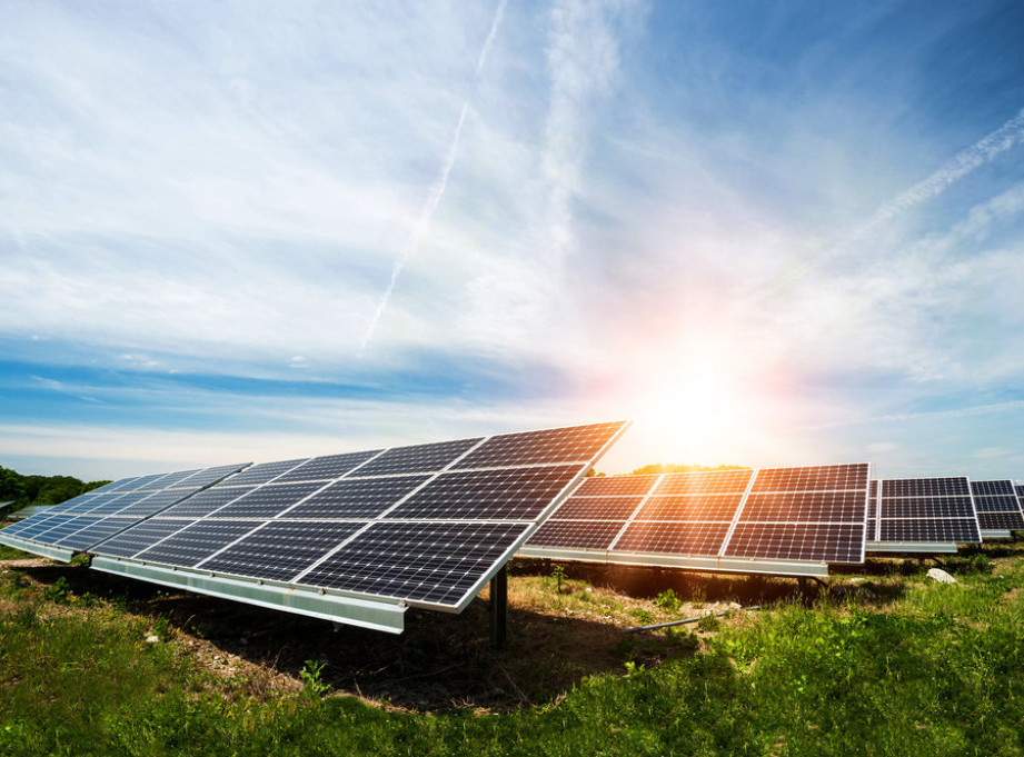 Potpisani ugovori između EPS-a i solarnih elektrana za otkup struje