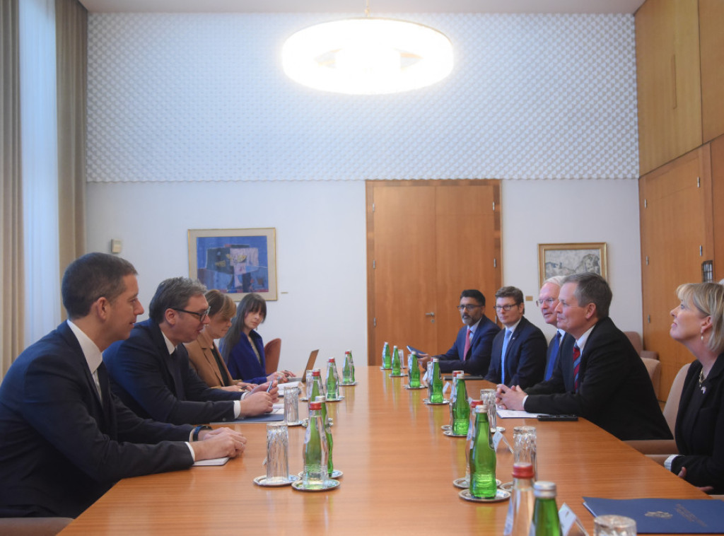 Vucic meets with US Senator Daines