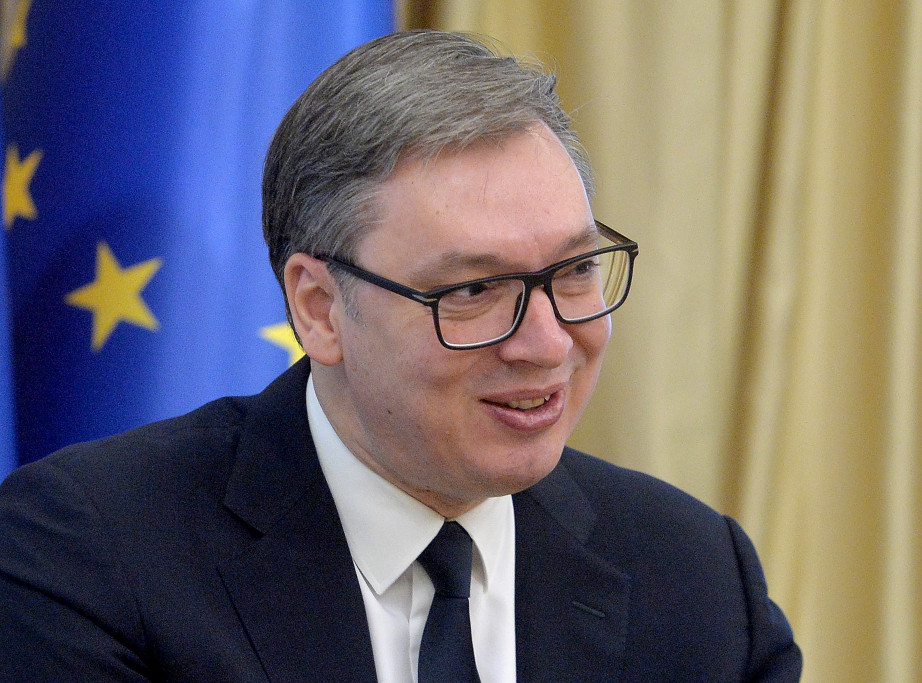 Vucic sends New Year message to Serbians