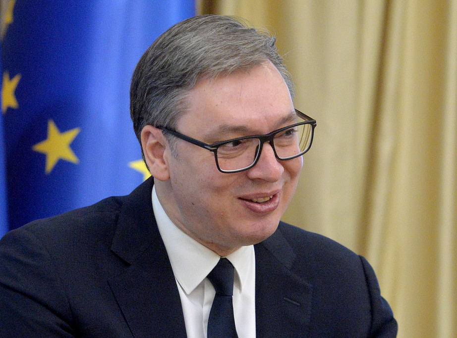 Vucic sends New Year message to Serbians